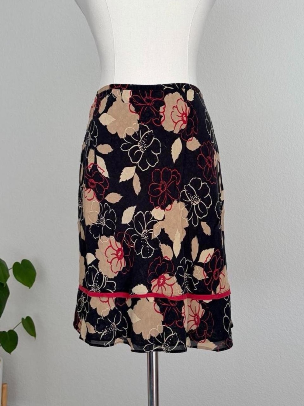 Ann Taylor Black Floral A-Line Skirt with Beige and Pink Blooms